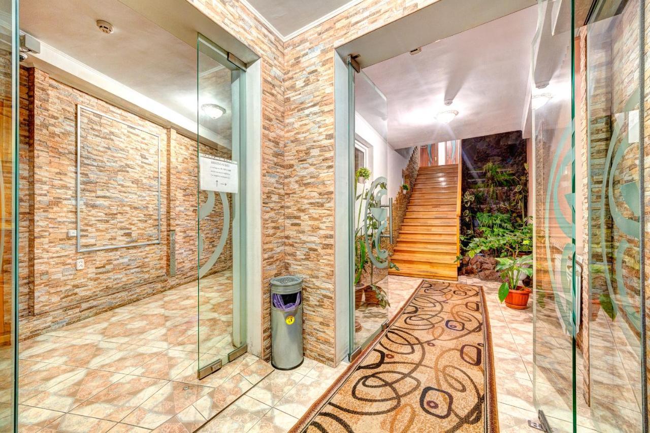 Hotel Zvezda Kiev Bagian luar foto