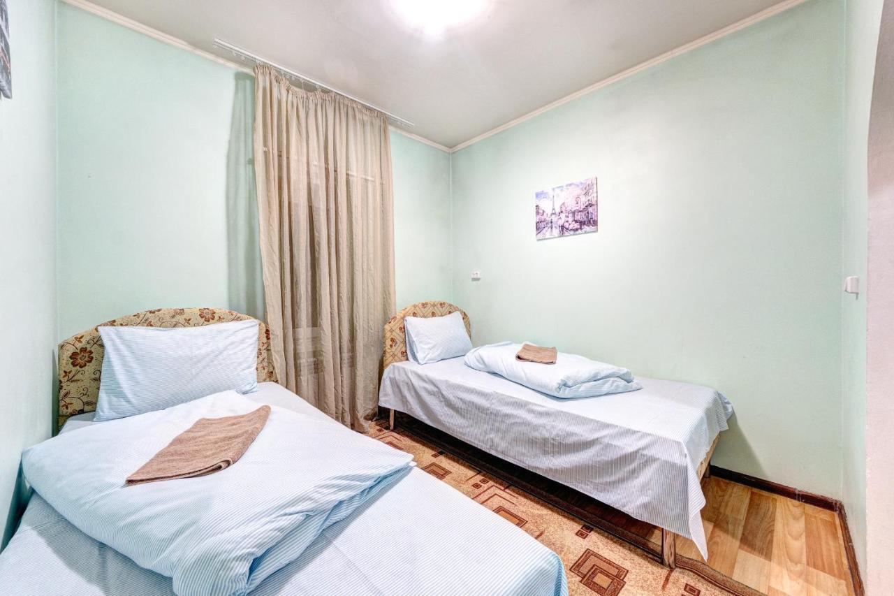 Hotel Zvezda Kiev Bagian luar foto