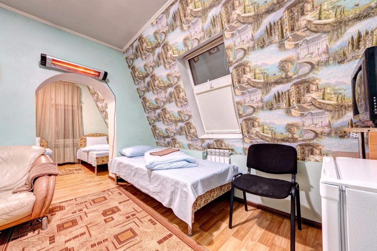 Hotel Zvezda Kiev Bagian luar foto
