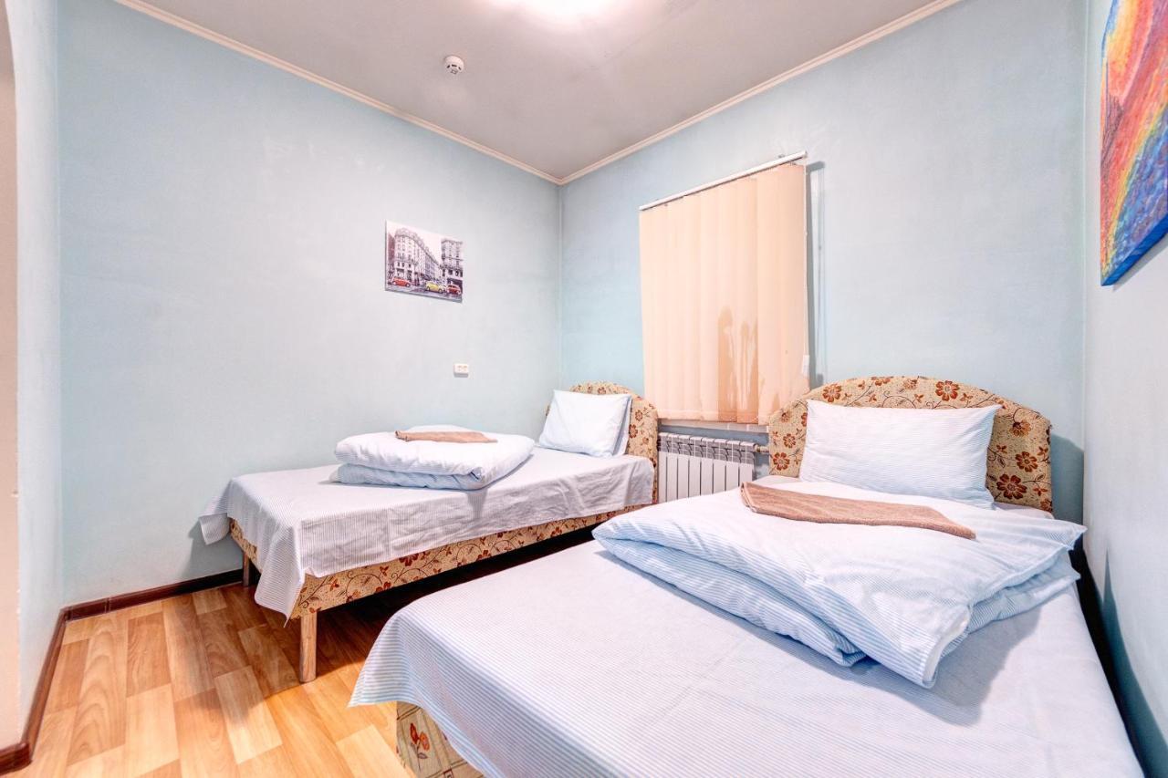 Hotel Zvezda Kiev Bagian luar foto
