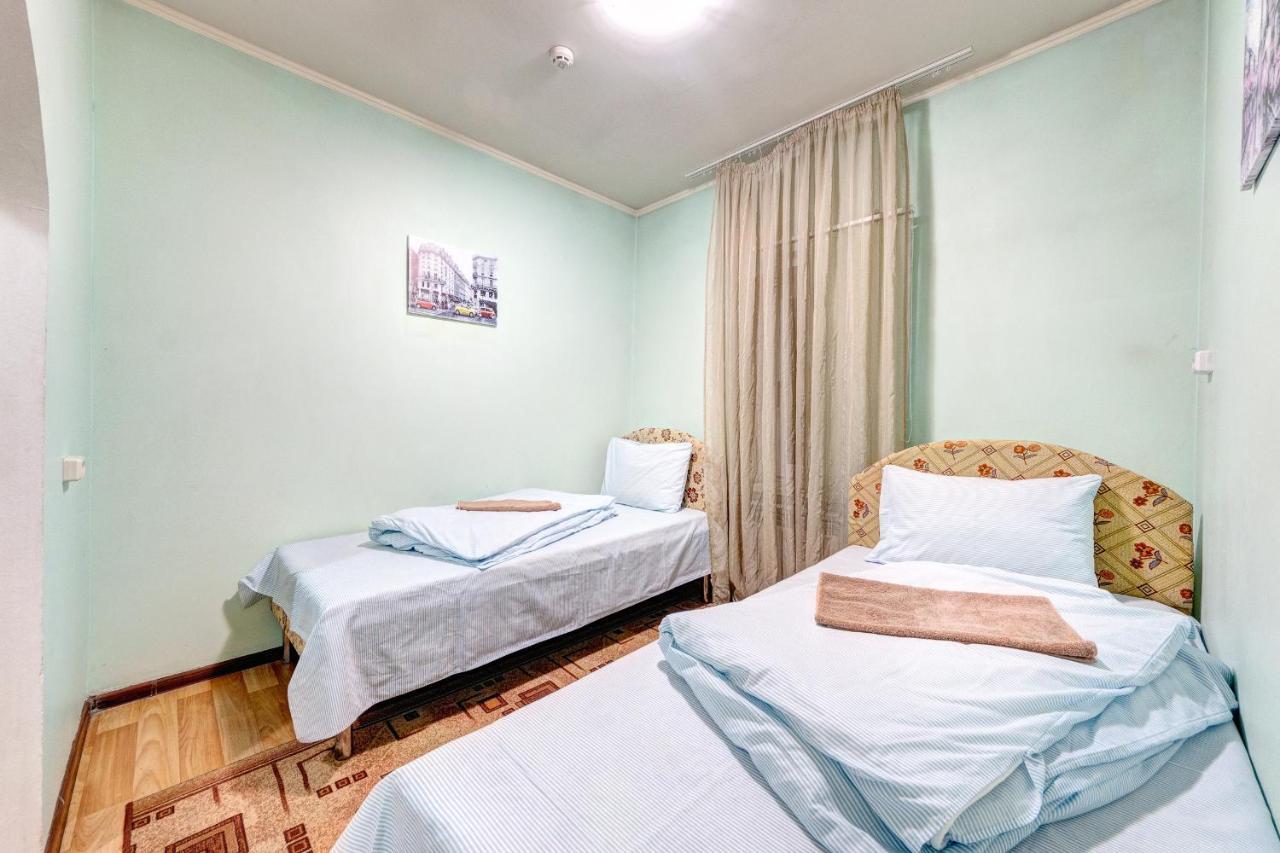 Hotel Zvezda Kiev Bagian luar foto